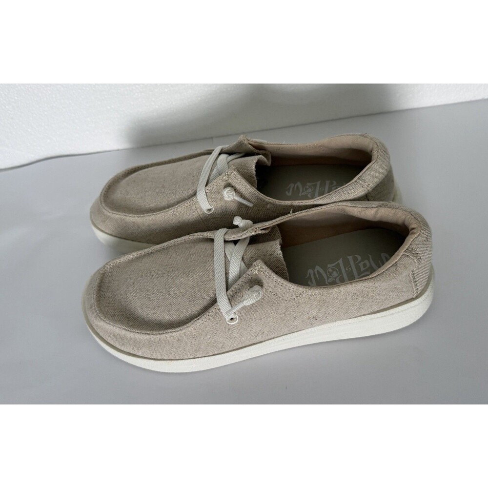 Mad Love Lizzy Slip On Canvas Sneaker Shoes Cream Khaki Size 8 NWOT Beige Casual